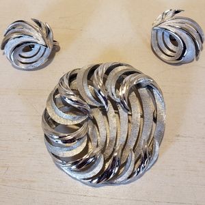Vintage Crown Trifari Silver Tone Wispy Waves Brooch Earrings Set